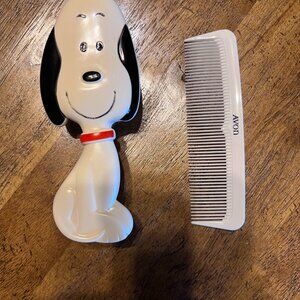 Avon Snoopy hairbrush and comb set